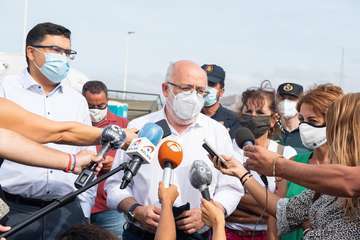 Morales pide el traslado de inmigrantes al continente europeo para que la isla