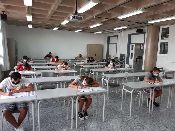 Imagen de archivo de las pruebas extraordinarias de la EBAU (Foto TA)