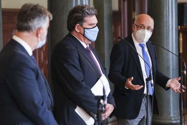 El presidente del Cabildo, Antonio Morales, con el ministro José Luis Escrivá y el presidente de Canarias, Ángel Víctor Torres/TA.