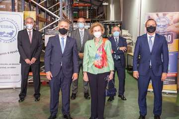 Visita de la reina Sofia al Banco de Alimentos de Las Palmas de Gran Canaria/Acfi Press.