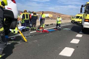 Espectacular colisión entre dos vehículos en la autovía GC-1, en dirección sur/TA