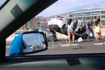 Espectacular colisión entre dos vehículos en la autovía GC-1, en dirección sur/TA