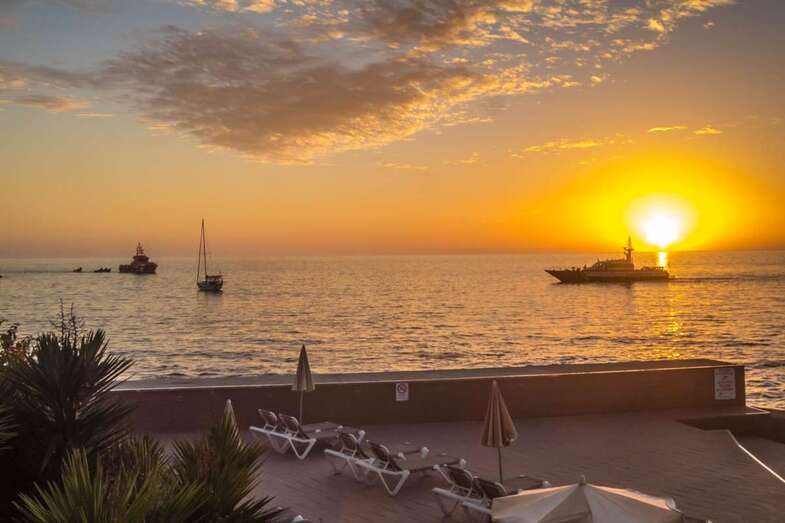 Movimiento de embarcaciones de Salvamento Marítimo en aguas del sur de la Isla/Antonio Rico.