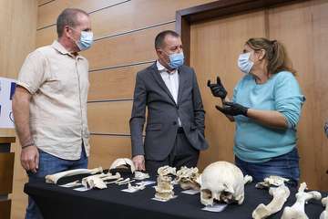 El Cabildo recupera 10.000 huesos de aborígenes en el yacimiento de los Canarios/TA.