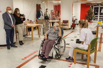 Primeras vacunas en Gran Canaria/Acfi Press.