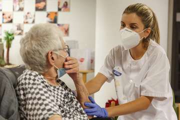 Primeras vacunas en Gran Canaria/Acfi Press.