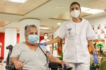 Primeras vacunas en Gran Canaria/Acfi Press.