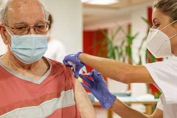 Primeras vacunas en Gran Canaria/Acfi Press.