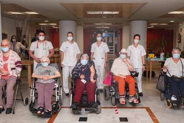 Primeras personas de Gran Canaria en recibir la  vacuna contra el Covid/TA.