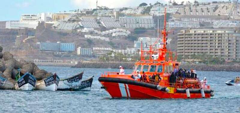 Embarcación de Salvamento Marítimo en las cercanías del muelle de ArgUineguín/TA.