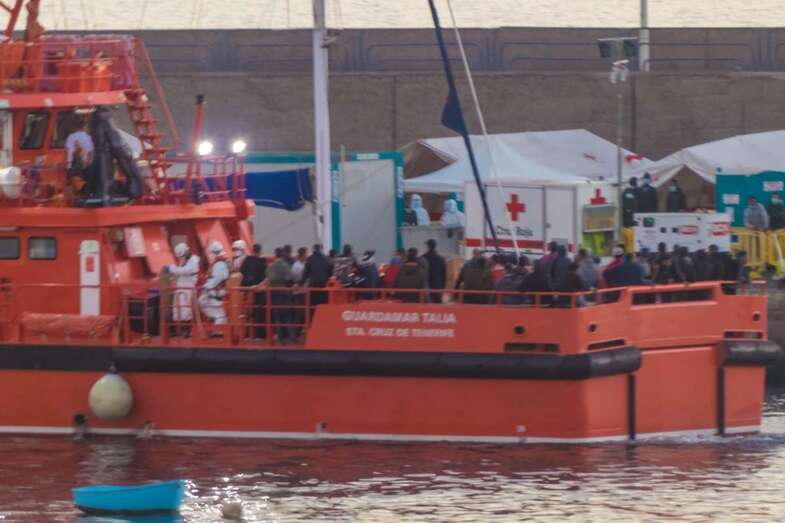 Imagen de archivo de la llegada de una embarcación de Salvamento Marítimo a Arguineguín/Antonio Rico.
