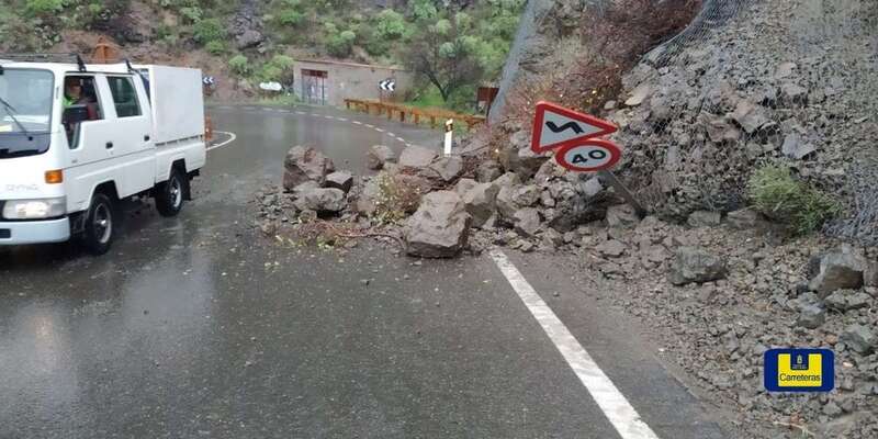 Desprendimiento en una carretera de Gran Canaria/Carreteras del Cabildo.