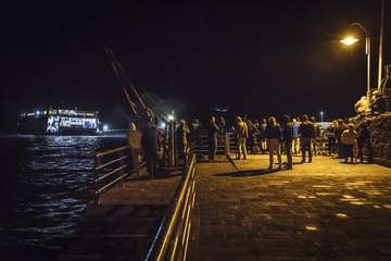  Continúa el operativo para desembarcar al pasaje del ferry en Agaete/Acfi Press.