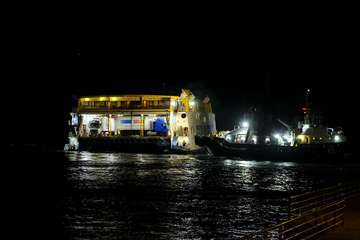Operaciones de anoche para rescatar al buque/Acfi Press.