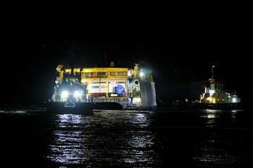 Operaciones de anoche para rescatar al buque/Acfi Press.