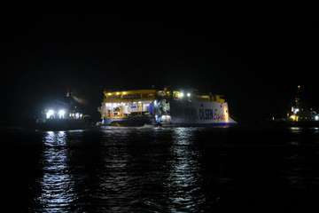 Operaciones de anoche para rescatar al buque/Acfi Press.