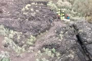 Un helicóptero rescata a un joven senderista herido en el norte de la Isla/TA.