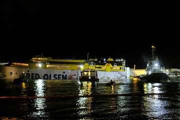 Logran atracar el ferry de Fred Olsen en en el muelle de Agaete/Acfi Press y TA.