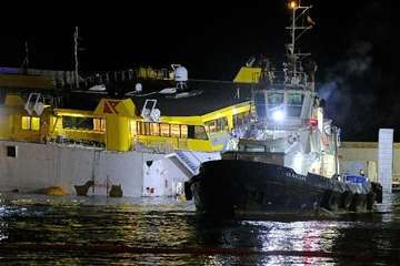 Logran atracar el ferry de Fred Olsen en en el muelle de Agaete/Acfi Press y TA.
