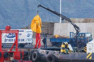 Logran atracar el ferry de Fred Olsen en en el muelle de Agaete/Acfi Press y TA.