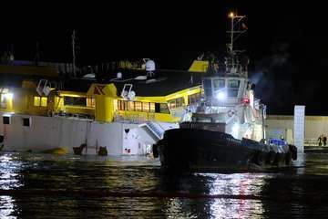 Logran atracar el ferry de Fred Olsen en en el muelle de Agaete/Acfi Press y TA.