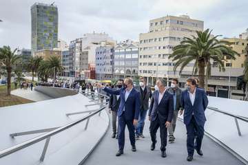  La pasarela â€˜Onda Atlánticaâ€™, el nuevo icono de la ciudad que une las dos orillas del istmo/Acfi Press.