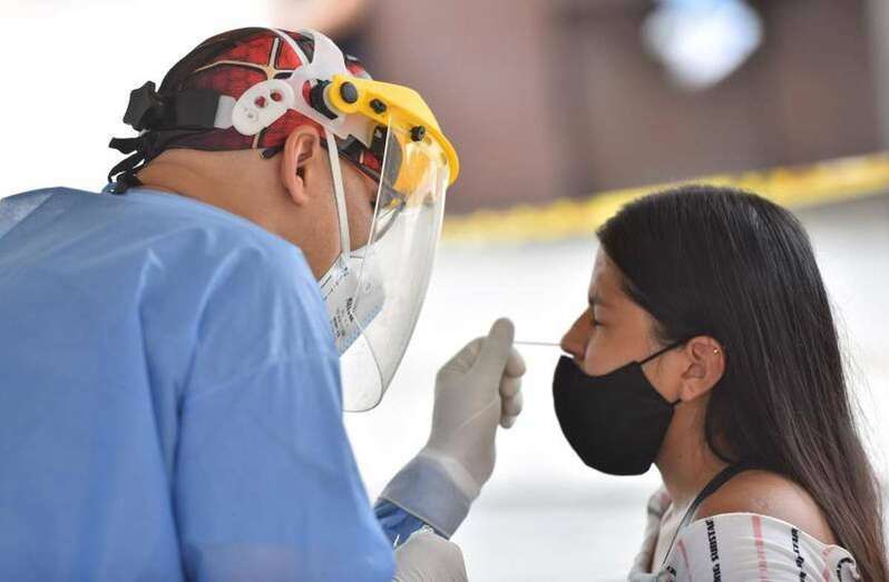 Imagen de archivo de unas pruebas de detección de covid / EFE