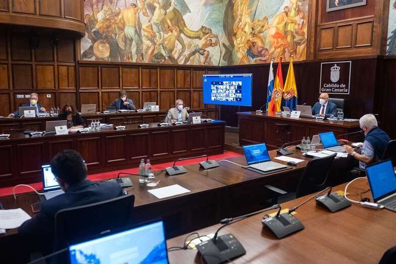 Pleno del Cabildo de este jueves pasado/TA.
