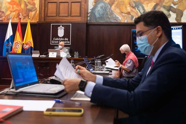 Pleno del Cabildo de este jueves pasado/TA.