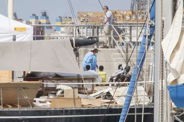 Nueve polizones senegaleses llegan al puerto de Las Palmas en un barco remolcado/Acfi Press.