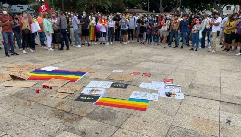 Decenas de personas se concentraron en el parque Santa Catalina en repulsa por el asesinato de Samuel/TA.