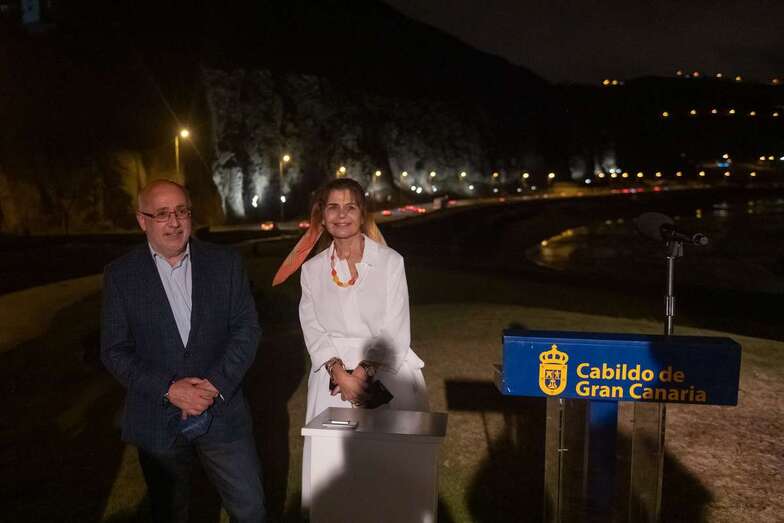 Momento del acto inauguración de la iluminación nocturna/TA.