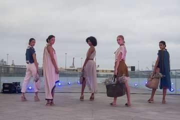 El color y la luminosidad de la firma de baño infantil LadyBugÂ´s abre la pasarela de Summerland/TA.