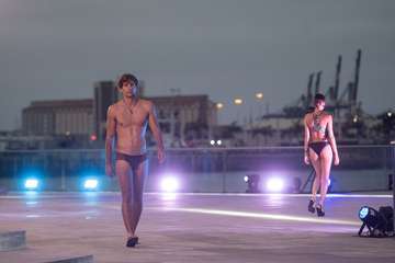 El color y la luminosidad de la firma de baño infantil LadyBugÂ´s abre la pasarela de Summerland/TA.