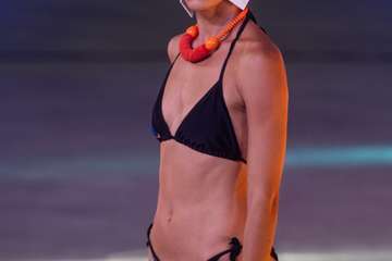 El color y la luminosidad de la firma de baño infantil LadyBugÂ´s abre la pasarela de Summerland/TA.