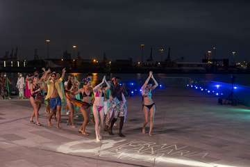 El color y la luminosidad de la firma de baño infantil LadyBugÂ´s abre la pasarela de Summerland/TA.