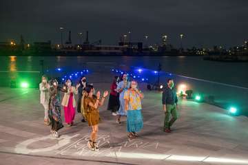 El color y la luminosidad de la firma de baño infantil LadyBugÂ´s abre la pasarela de Summerland/TA.