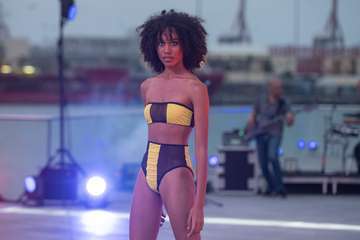 Las firmas de Moda Cálida brillan en la pasarela del Summerland con sus apuestas para este verano/TA.