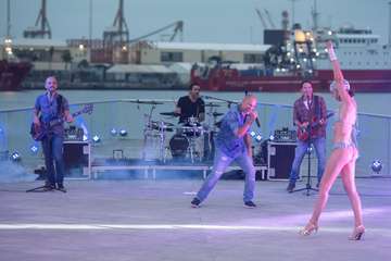 Las firmas de Moda Cálida brillan en la pasarela del Summerland con sus apuestas para este verano/TA.