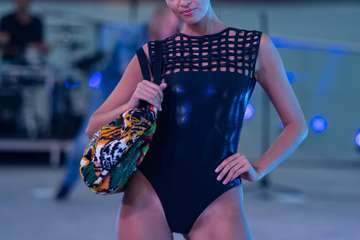 Las firmas de Moda Cálida brillan en la pasarela del Summerland con sus apuestas para este verano/TA.