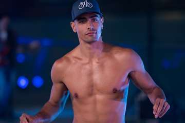 Las firmas de Moda Cálida brillan en la pasarela del Summerland con sus apuestas para este verano/TA.