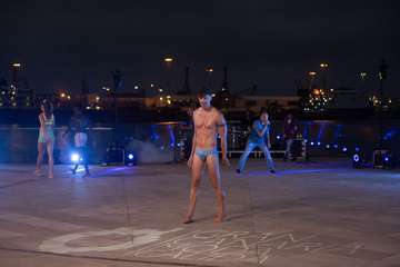 Las firmas de Moda Cálida brillan en la pasarela del Summerland con sus apuestas para este verano/TA.