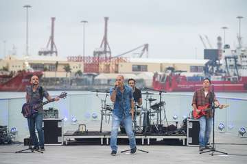 Las firmas de Moda Cálida brillan en la pasarela del Summerland con sus apuestas para este verano/TA.