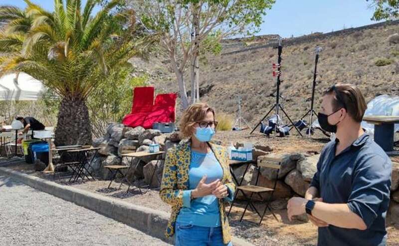 Un momento de la visita de la alcaldesa al rodaje / C7