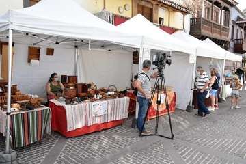 Telde, en la Muestra de Artesanía del Pino/TA y Antonio Alí.