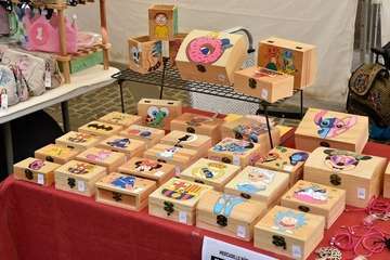 Telde, en la Muestra de Artesanía del Pino/TA y Antonio Alí.