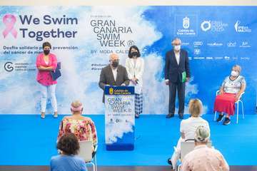 Moda Cálida visibiliza el cáncer de mama con el desfile solidario 'We Swim Together'/TA.