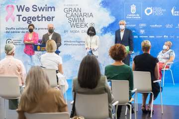 Moda Cálida visibiliza el cáncer de mama con el desfile solidario 'We Swim Together'/TA.