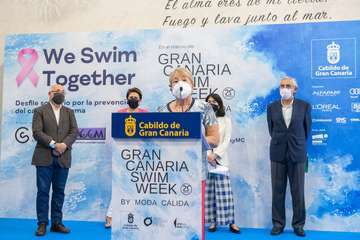 Moda Cálida visibiliza el cáncer de mama con el desfile solidario 'We Swim Together'/TA.
