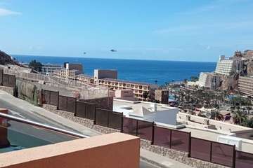 Una mujer, con signos de ahogamiento grave, evacuada en helicóptero desde la playa de Taurito/TA.